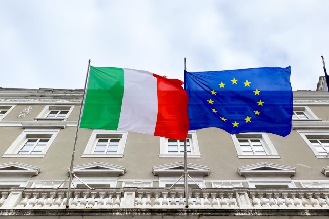 Modello per richiesta autorizzazione demaniale marittima per collocazione pedane amovibili in legno - stagione balneare 2025- attività frontiste Via Lungomare  e Via Torre.